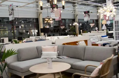 معرض - استوديو - 2 حمامات للايجار في شارع ال ٩٠ الجنوبي - شارع التسعين الجنوبي - التجمع الخامس - مدينة القاهرة الجديدة - القاهرة