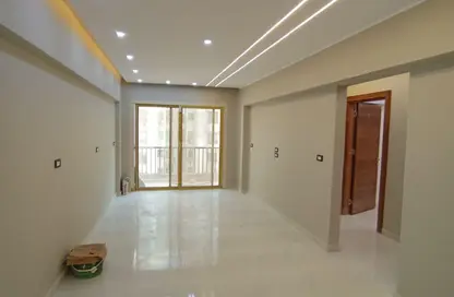 Apartment - 2 Bedrooms - 2 Bathrooms for sale in Capital East - Nasr City Compounds - Nasr City - Cairo