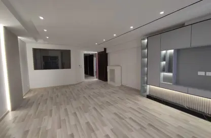 شقة - 3 غرف نوم - 3 حمامات للايجار في زهراء المعادي - حي المعادي - القاهرة