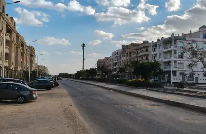 شقة - 4 غرف نوم - 2 حمامات للبيع في المجاورة الثانية - المنطقة الخامسة - مدينة الشروق - القاهرة