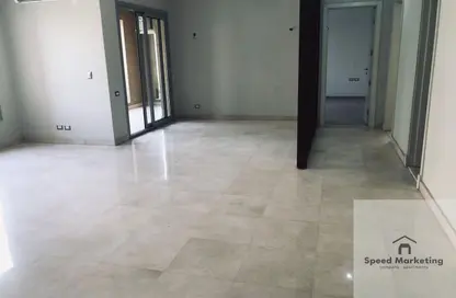 شقة - 2 غرف نوم - 2 حمامات للبيع في فيلدج جيت - المستثمرين الجنوبية - مدينة القاهرة الجديدة - القاهرة