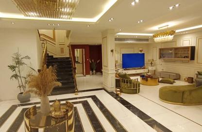Villa - 5 Bedrooms - 6 Bathrooms for sale in Waslet Dahshur Road - Green Belt - 6 October City - Giza