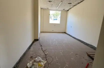 معرض - استوديو - 3 حمامات للايجار في شارع دكتور ياسين عبد الغفار - المنطقة ج - حى جنوب الاكايمية - مدينة القاهرة الجديدة - القاهرة