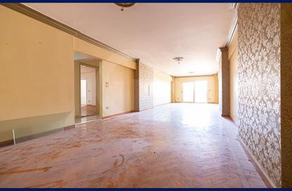 Apartment - 3 Bedrooms - 3 Bathrooms for sale in Al Sayeda Sakina Bint Al Hussein St. - Kafr Abdo - Roushdy - Hay Sharq - Alexandria