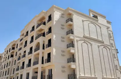 Apartment - 2 Bedrooms - 2 Bathrooms for sale in Ard Al Mokhabarat - Hadayek October - 6 October City - Giza