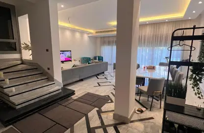 فيلا - 4 غرف نوم - 4 حمامات للبيع في كمبوند فيلدج جاردن القطامية - كمبوندات التجمع الخامس - التجمع الخامس - مدينة القاهرة الجديدة - القاهرة