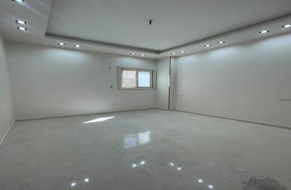 Apartment - 3 Bedrooms - 1 Bathroom for sale in El Kawther District - Hurghada - Red Sea