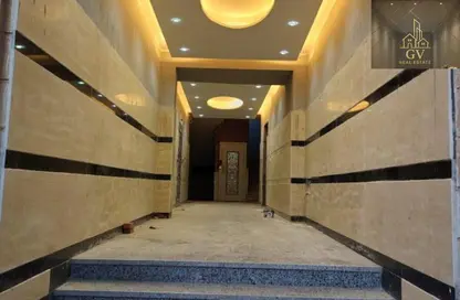 شقة - 3 غرف نوم - 2 حمامات للبيع في الحي التاسع - مدينة الشروق - القاهرة