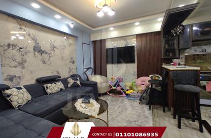 Apartment - 2 Bedrooms - 1 Bathroom for sale in Al Hilton St. - Smouha - Hay Sharq - Alexandria