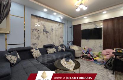 Apartment - 2 Bedrooms - 1 Bathroom for sale in Al Hilton St. - Smouha - Hay Sharq - Alexandria