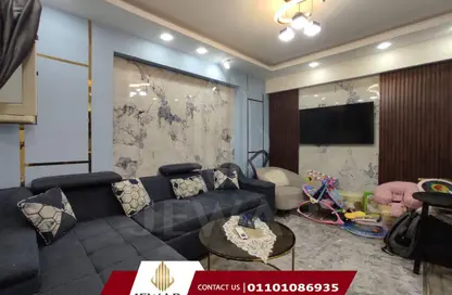 شقة - 2 غرف نوم - 1 حمام للبيع في شارع الهيلتون - سموحة - حي شرق - الاسكندرية