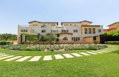 Villa - 5 Bedrooms - 6 Bathrooms for sale in Hyde Park - New Cairo City - Cairo