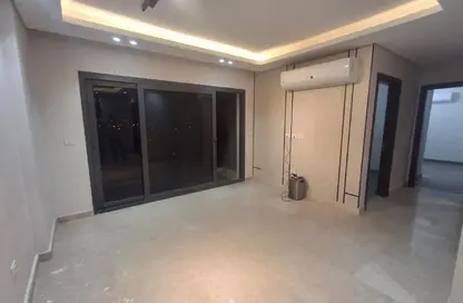 Apartment - 2 Bedrooms - 2 Bathrooms for rent in Park Side Residence - Zed Towers - Sheikh Zayed Compounds - Sheikh Zayed City - Giza