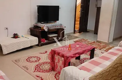 شقة - 3 غرف نوم - 1 حمام للبيع في شارع 10 - الحي الاول - الشيخ زايد - الجيزة