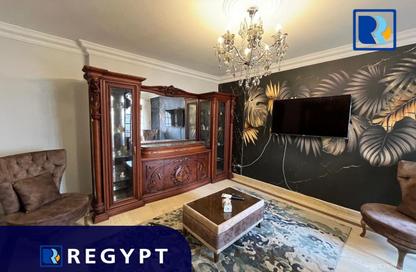 Apartment - 3 Bedrooms - 2 Bathrooms for rent in El Gezirah St. - Zamalek - Cairo