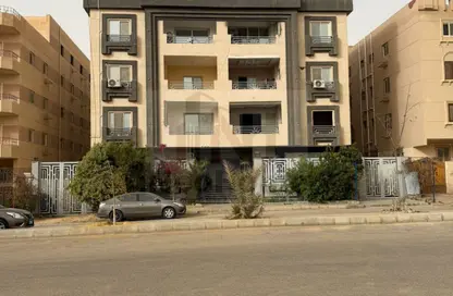 شقة - 3 غرف نوم - 2 حمامات للبيع في المجاورة الاولي - المنطقة الثانية - مدينة الشروق - القاهرة