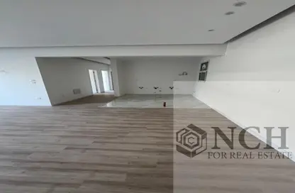 Apartment - 3 Bedrooms - 2 Bathrooms for sale in El Patio Oro - 5th Settlement Compounds - The 5th Settlement - New Cairo City - Cairo