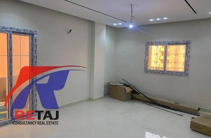 Apartment - 2 Bedrooms - 1 Bathroom for sale in Al Gezira St. - South Investors Area - New Cairo City - Cairo