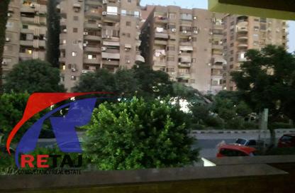 شقة - 4 غرف نوم - 1 حمام للايجار في شارع نجاتي سراج - المنطقة الثامنة - مدينة نصر - القاهرة