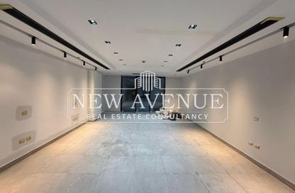 Office Space - 2 Bedrooms - 1 Bathroom for rent in Hyde Park Business District Mall - South Teseen St. - The 5th Settlement - New Cairo City - Cairo