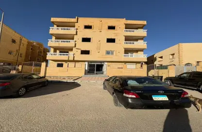 شقة - 3 غرف نوم - 3 حمامات للبيع في المجاورة الثانية - الحي الثالث شرق - مدينة الشروق - القاهرة