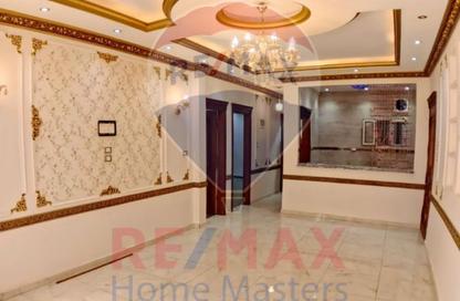 Apartment - 3 Bedrooms - 1 Bathroom for sale in Al Mansoura - Al Daqahlya