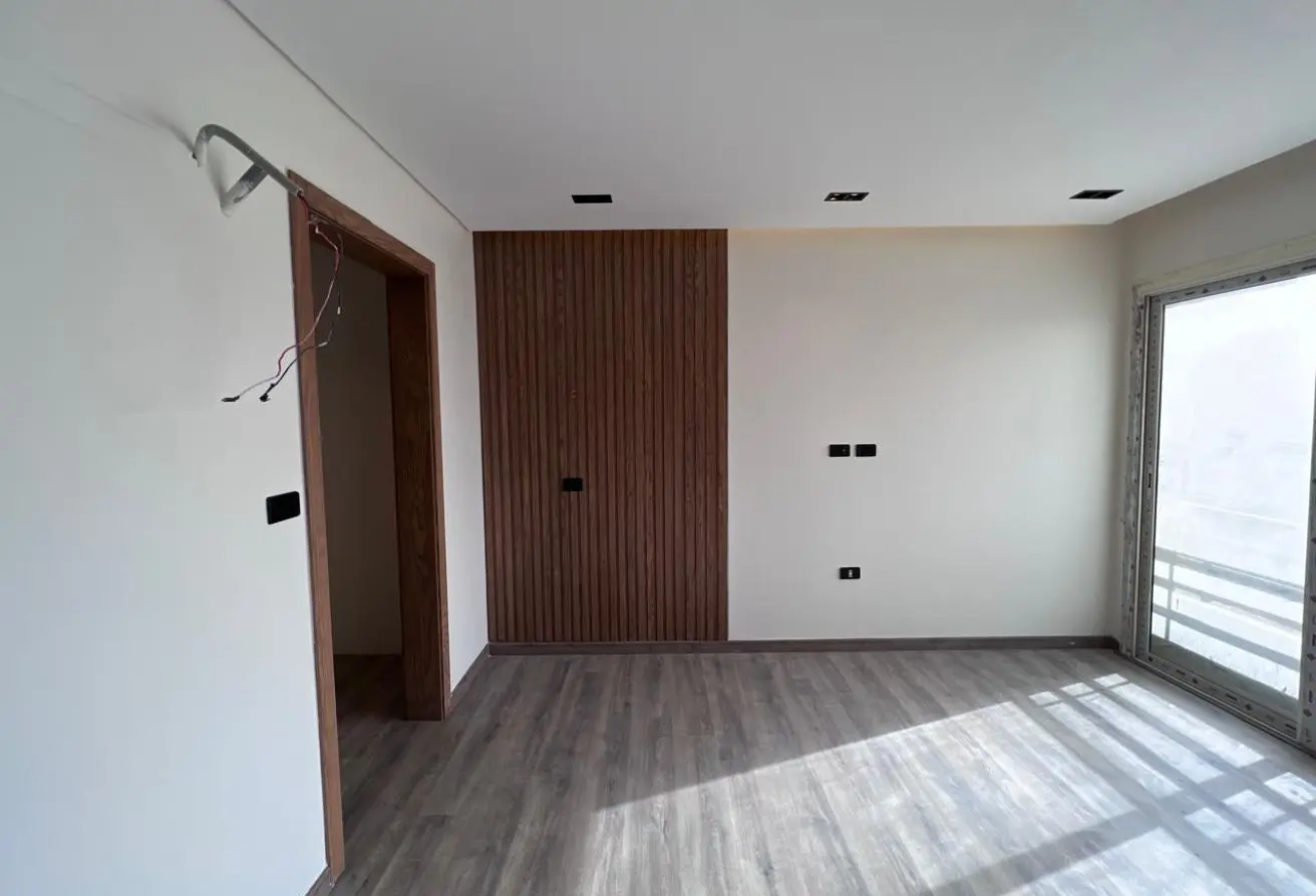 112976121 - Property Main Image