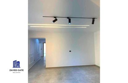 Apartment - 3 - 2 for sale in Al Khamayel city - Sheikh Zayed Compounds - Sheikh Zayed City - Giza