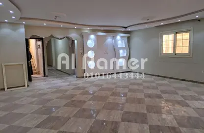 شقة - 3 غرف نوم - 2 حمامات للبيع في شارع تقسيم شمال سيناء 2 - زهراء المعادي - حي المعادي - القاهرة