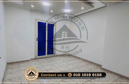 شقة - 2 غرف نوم - 2 حمامات للبيع في طريق الجيش - كامب شيزار - حي وسط - الاسكندرية