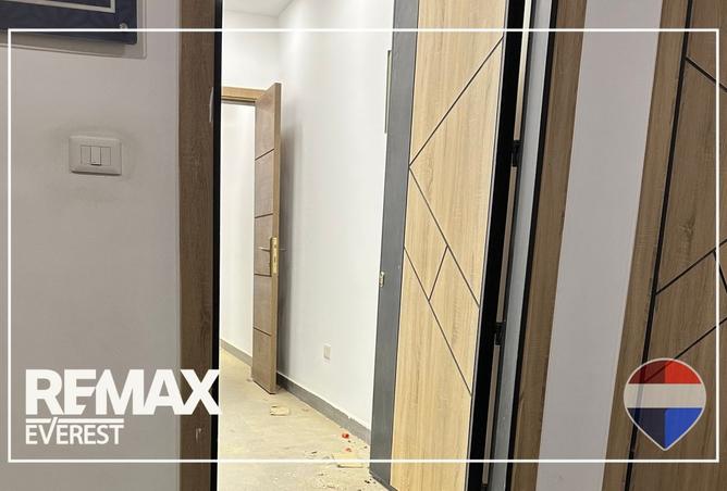 98817685 - Property Image 2