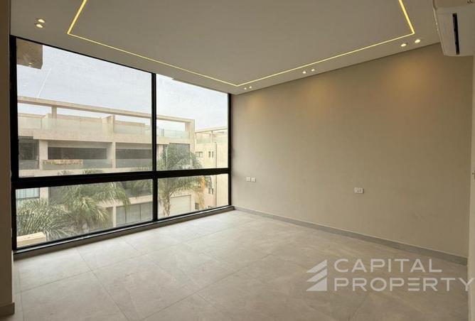 8720402 - Property Image 3