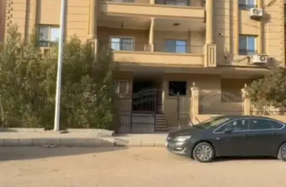 Apartment - 3 Bedrooms - 2 Bathrooms for sale in 5th Area - Shorouk City - Cairo