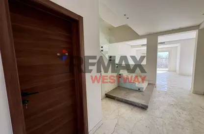 تاون هاوس - 4 غرف نوم - 4 حمامات للبيع في جولف فيوز - طريق مصر اسكندرية الصحراوي - مدينة 6 أكتوبر - الجيزة