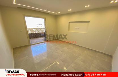Apartment - 2 Bedrooms - 1 Bathroom for sale in Al Kornish Square - Sporting - Hay Sharq - Alexandria