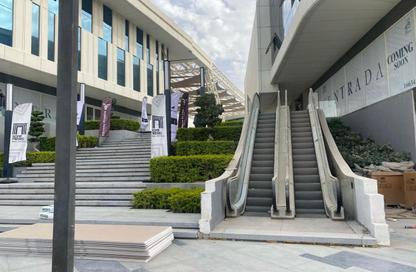 محل تجاري - استوديو - 1 حمام للايجار في سنترادا بلازا - ميدان جهينة - مدينة 6 أكتوبر - الجيزة