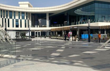 محل تجاري - استوديو - 1 حمام للايجار في سنترادا بلازا - ميدان جهينة - مدينة 6 أكتوبر - الجيزة