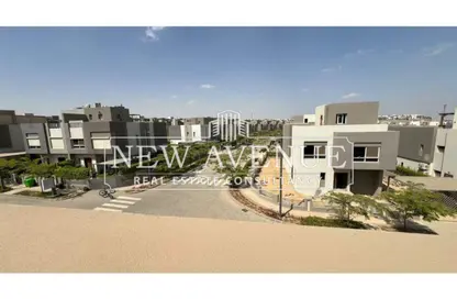 Townhouse - 3 Bedrooms - 5 Bathrooms for sale in Etapa - Sheikh Zayed Compounds - Sheikh Zayed City - Giza Townhouse - 3 Bedrooms - 5 Bathrooms for sale in Etapa - Sheikh Zayed Compounds - Sheikh Zayed City - Giza