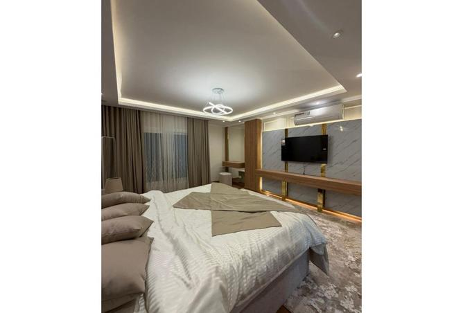 102911347 - Property Image 3
