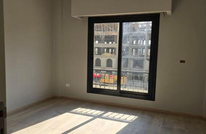 Apartment - 2 Bedrooms - 2 Bathrooms for rent in Village West - Sheikh Zayed Compounds - Sheikh Zayed City - Giza