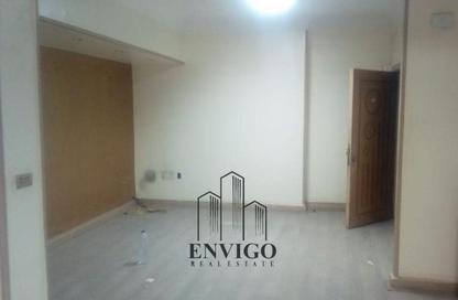 Apartment - 3 - 2 for sale in Moez Al Dawla St. - 6th Zone - Nasr City - Cairo