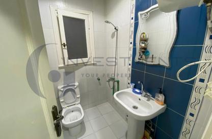 Apartment - 2 Bedrooms - 1 Bathroom for sale in Kolayet Al Teb St. - Raml Station - Hay Wasat - Alexandria Apartment - 2 Bedrooms - 1 Bathroom for sale in Kolayet Al Teb St. - Raml Station - Hay Wasat - Alexandria