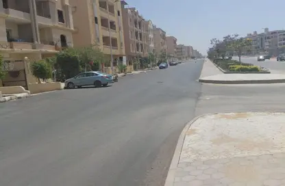 شقة - 3 غرف نوم - 2 حمامات للبيع في المجاورة الرابعة - المنطقة الخامسة - مدينة الشروق - القاهرة