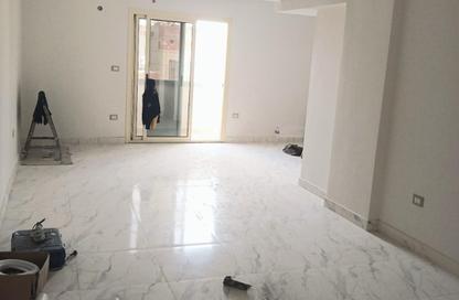 Apartment - 3 Bedrooms - 3 Bathrooms for sale in Laurent - Hay Sharq - Alexandria