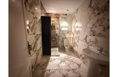 فيلا - 4 غرف نوم - 2 حمامات للايجار في B2 - مدينتي - القاهرة