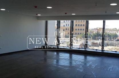 Office Space - 3 Bedrooms - 1 Bathroom for sale in V90 - North Teseen St. - The 5th Settlement - New Cairo City - Cairo