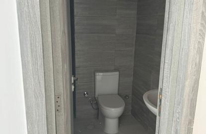 Office Space - Studio - 1 Bathroom for rent in V90 - North Teseen St. - The 5th Settlement - New Cairo City - Cairo