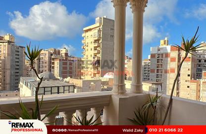 Apartment - 3 Bedrooms - 2 Bathrooms for sale in Al Ekbal St. - Laurent - Hay Sharq - Alexandria