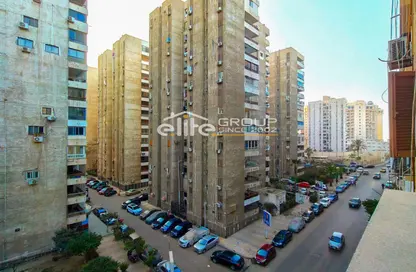 Apartment - 4 Bedrooms - 2 Bathrooms for sale in Roshdy Basha St. - Bolkly - Hay Sharq - Alexandria