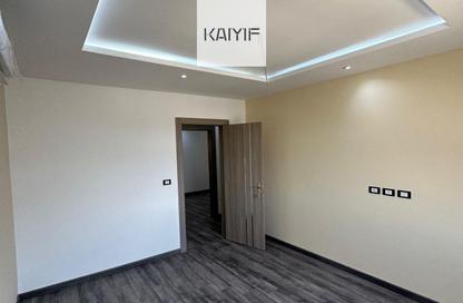 Apartment - 3 Bedrooms - 3 Bathrooms for sale in Hyde Park - New Cairo City - Cairo